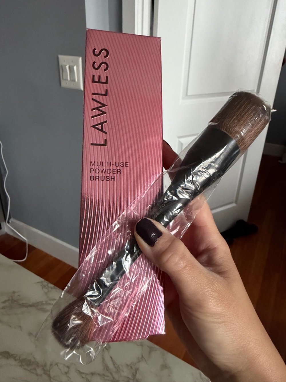 LAWLESS Dual-Ended Powder Brush in Black with Brown Bristles